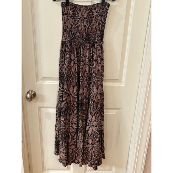 Lascana smocked maxi dress in brown paisley - Picture 7 of 7